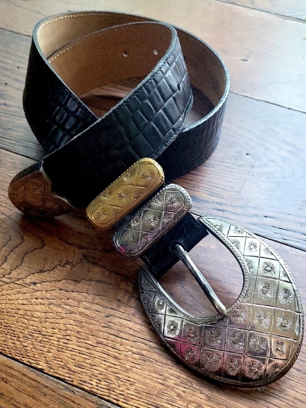 Street Ahead Black Croc-Embossed Leather Belt with Ornate Metal Buckle. Size M